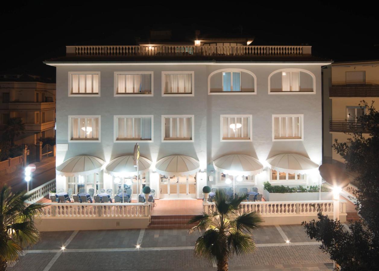 Hg Hotel Il Settebello Marina di Cecina Exterior foto